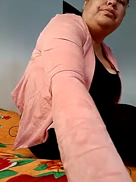 yaneth  online show from 09/17/25, 12:23