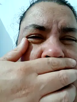 yaneth  online show from 10/16/25, 12:22