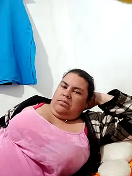 yaneth  online show from 10/18/25, 10:54