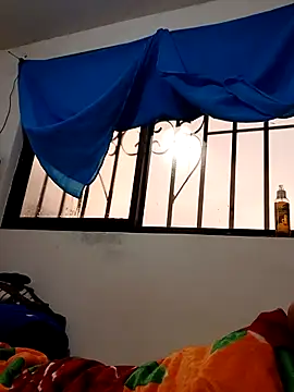 yaneth  online show from 10/22/25, 11:32