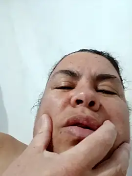 yaneth  online show from 11/12/25, 10:52