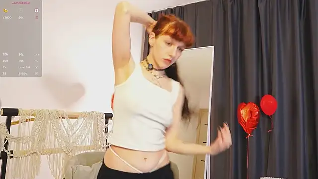 Snapshot of LeelooYolo chatting on 02/14/26, 04:26 LeelooYolo online show from 02/14/26, 04:26