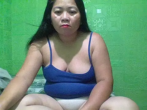 hottestmommm12345 online show from 09/24/25, 08:45