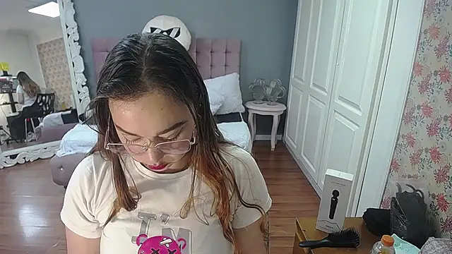 Tammy parker  online show from 09/09/25, 04:34