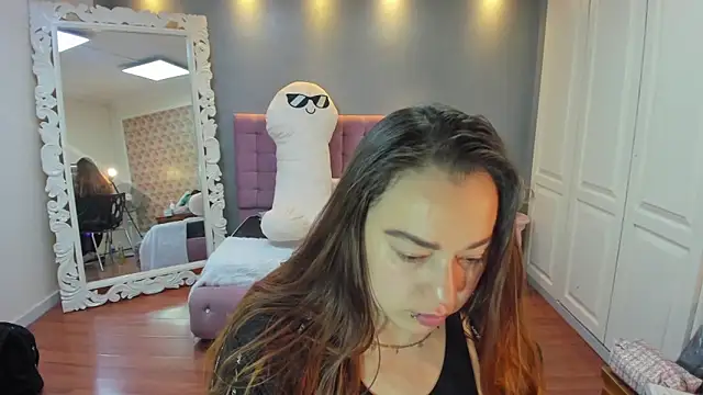 Tammy parker  online show from 09/23/25, 04:04