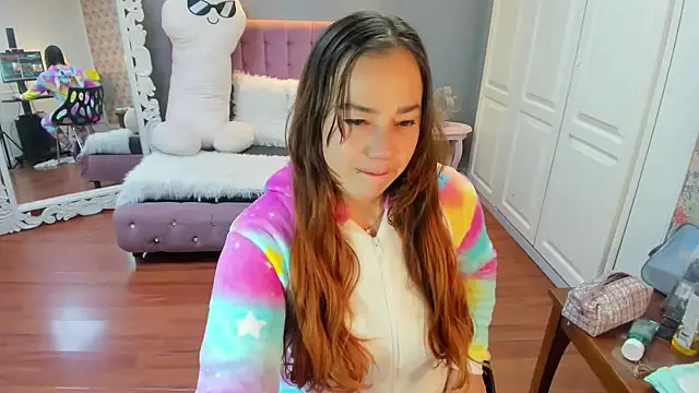 Tammy parker  online show from 10/18/25, 04:48