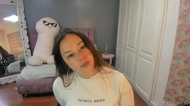 Tammy parker  online show from 11/21/25, 04:00