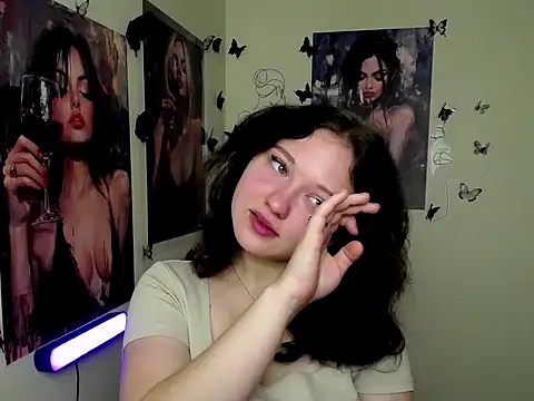 Snapshot of LadyAlice_ chatting on 10/06/25, 06:22 LadyAlice  online show from 10/06/25, 06:22