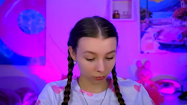 JulieDaniel online show from 10/26/25, 04:29