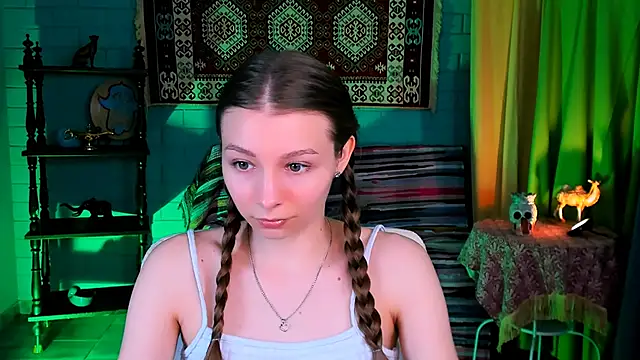 JulieDaniel online show from 12/02/25, 04:18