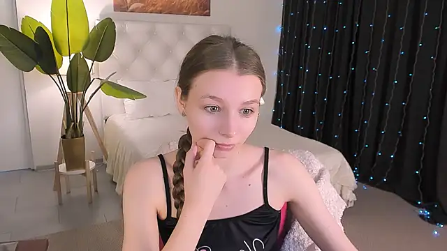 JulieDaniel online show from 04/28/26, 04:17