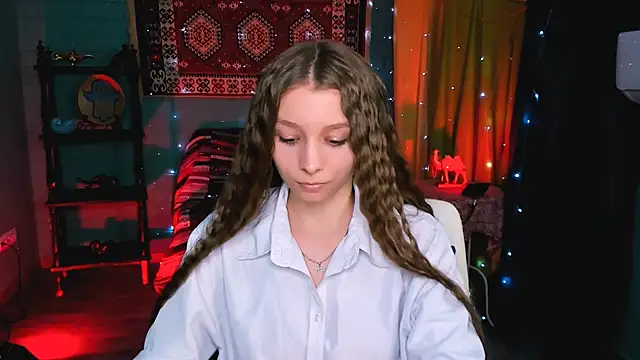 JulieDaniel online show from 05/11/26, 02:45