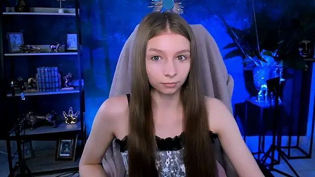 JulieDaniel online show from 06/18/26, 04:13
