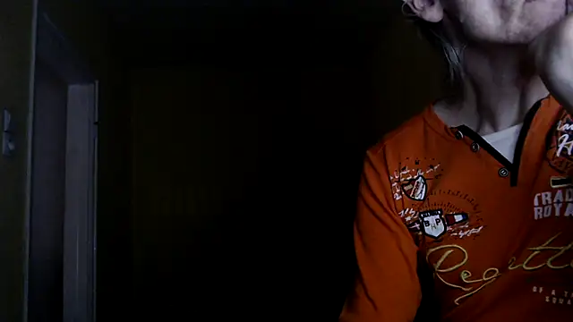 Snapshot of k74robert chatting on 11/30/25, 06:23 k74robert online show from 11/30/25, 06:23