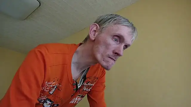 Snapshot of k74robert chatting on 02/03/26, 10:31 k74robert online show from 02/03/26, 10:31