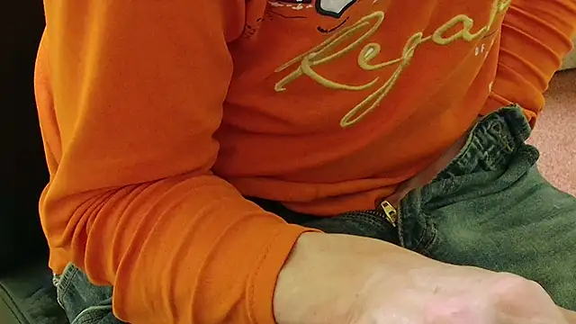 Snapshot of k74robert chatting on 02/26/26, 09:47 k74robert online show from 02/26/26, 09:47