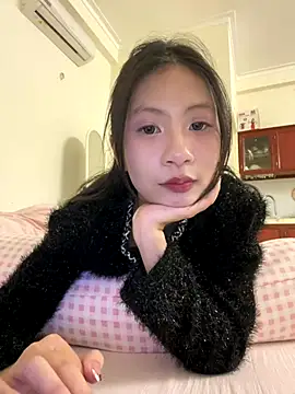 Snapshot of Lil-Gi chatting on 11/10/25, 06:07 Lil-Gi online show from 11/10/25, 06:07