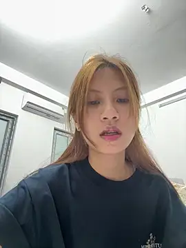 Snapshot of Lil-Gi chatting on 05/10/26, 05:51 Lil-Gi online show from 05/10/26, 05:51