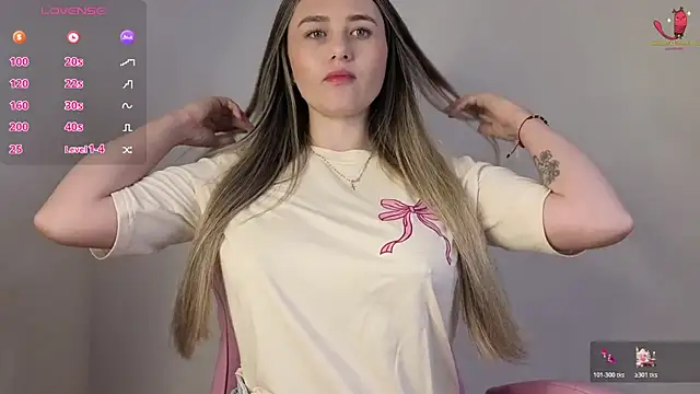 Veronika  Winslow  online show from 11/20/25, 05:18