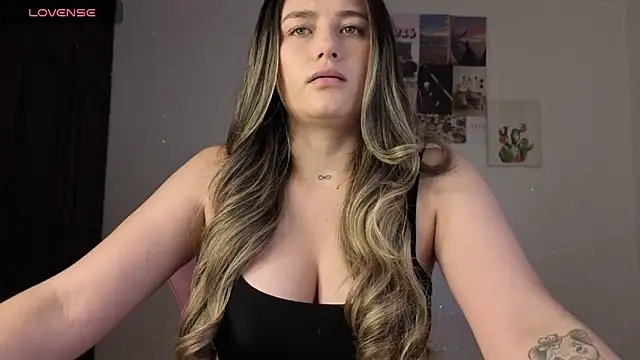Veronika  Winslow  online show from 04/28/26, 06:51