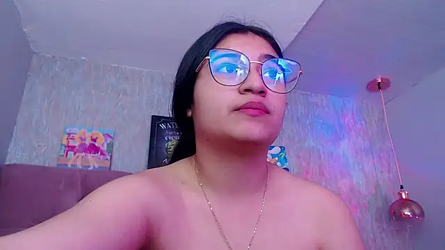Snapshot of laurenelove chatting on 10/13/25, 03:39 laurenelove online show from 10/13/25, 03:39