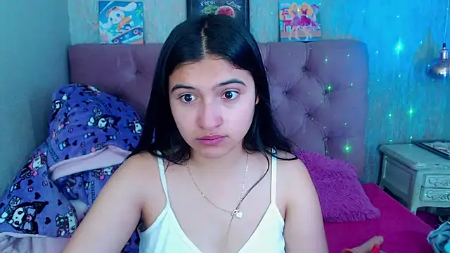 Snapshot of laurenelove chatting on 10/19/25, 03:07 laurenelove online show from 10/19/25, 03:07