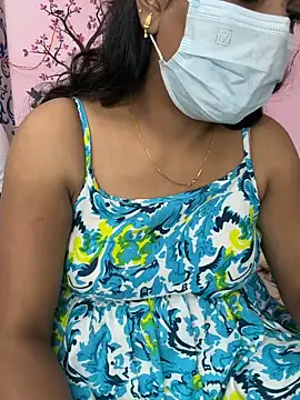 Lovlycouple1 online show from 12/21/25, 04:36