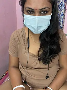 Snapshot of Lovlycouple1 chatting on 01/09/26, 05:04 Lovlycouple1 online show from 01/09/26, 05:04