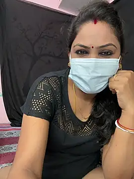 Snapshot of Lovlycouple1 chatting on 02/01/26, 05:00 Lovlycouple1 online show from 02/01/26, 05:00