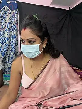 Snapshot of Lovlycouple1 chatting on 02/08/26, 05:49 Lovlycouple1 online show from 02/08/26, 05:49