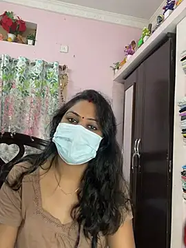 Snapshot of Lovlycouple1 chatting on 02/13/26, 05:47 Lovlycouple1 online show from 02/13/26, 05:47