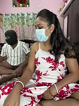 Snapshot of Lovlycouple1 chatting on 02/20/26, 02:52 Lovlycouple1 online show from 02/20/26, 02:52