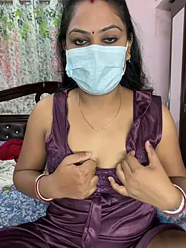 Snapshot of Lovlycouple1 chatting on 03/10/26, 06:18 Lovlycouple1 online show from 03/10/26, 06:18