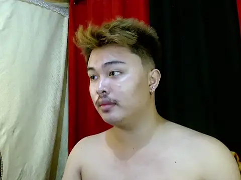 Snapshot of Lustfulljohnx chatting on 11/12/25, 07:13 Lustfulljohnx online show from 11/12/25, 07:13