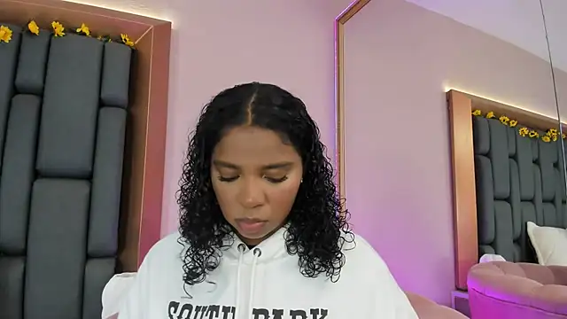 LisaMendez online show from 11/30/25, 04:16