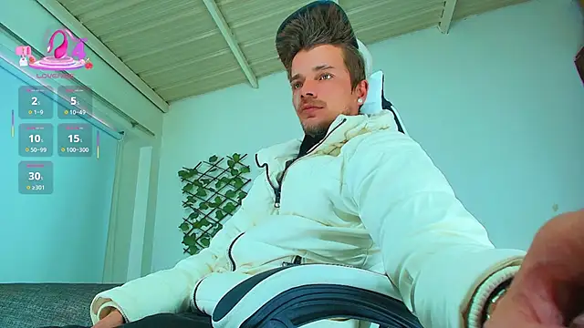 Snapshot of Gold_Loyal77 chatting on 10/03/25, 11:29 Gold Loyal77 online show from 10/03/25, 11:29