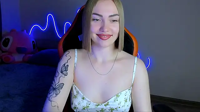 LaraKrein lk online show from 10/22/25, 07:35