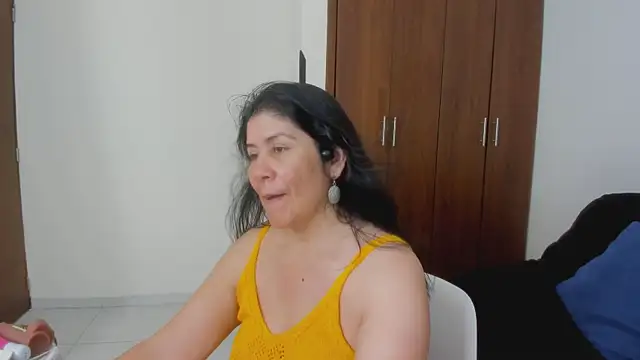 kiraGeiner online show from 06/24/26, 01:04
