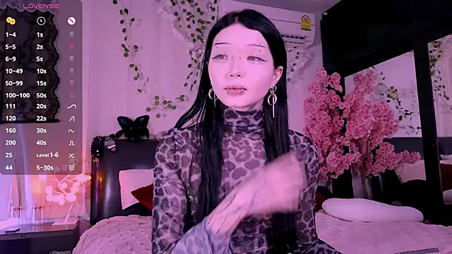 Lein Bone online show from 11/08/25, 12:11