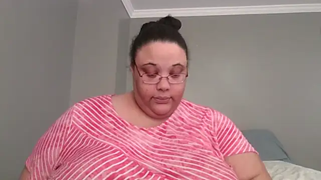Snapshot of SexyBBW10790 chatting on 03/27/26, 02:06 SexyBBW10790 online show from 03/27/26, 02:06