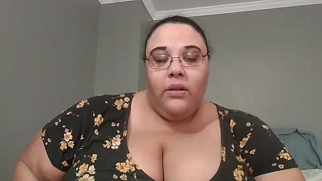 Snapshot of SexyBBW10790 chatting on 04/01/26, 02:14 SexyBBW10790 online show from 04/01/26, 02:14
