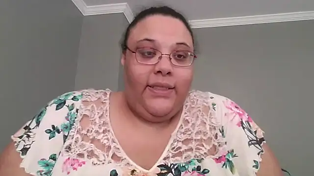 Snapshot of SexyBBW10790 chatting on 04/04/26, 02:03 SexyBBW10790 online show from 04/04/26, 02:03