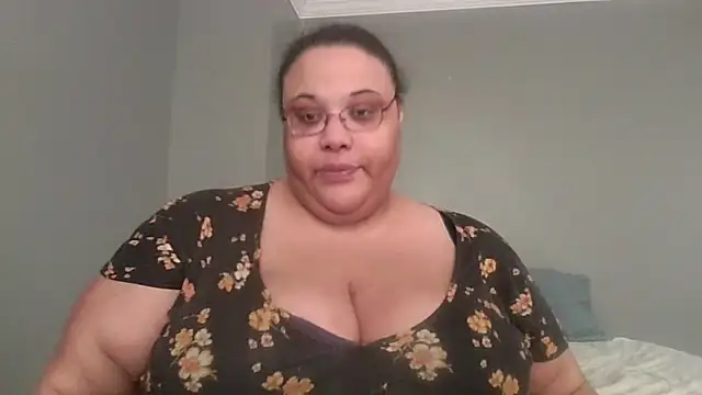 Snapshot of SexyBBW10790 chatting on 04/11/26, 02:10 SexyBBW10790 online show from 04/11/26, 02:10