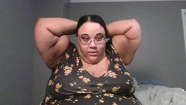 Snapshot of SexyBBW10790 chatting on 04/21/26, 02:51 SexyBBW10790 online show from 04/21/26, 02:51