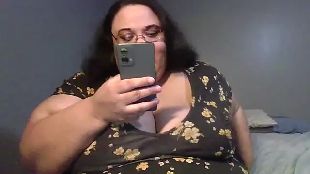 Snapshot of SexyBBW10790 chatting on 04/23/26, 02:13 SexyBBW10790 online show from 04/23/26, 02:13