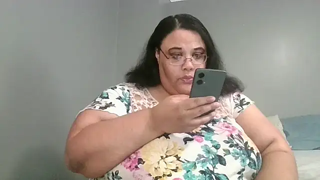 Snapshot of SexyBBW10790 chatting on 04/26/26, 02:15 SexyBBW10790 online show from 04/26/26, 02:15