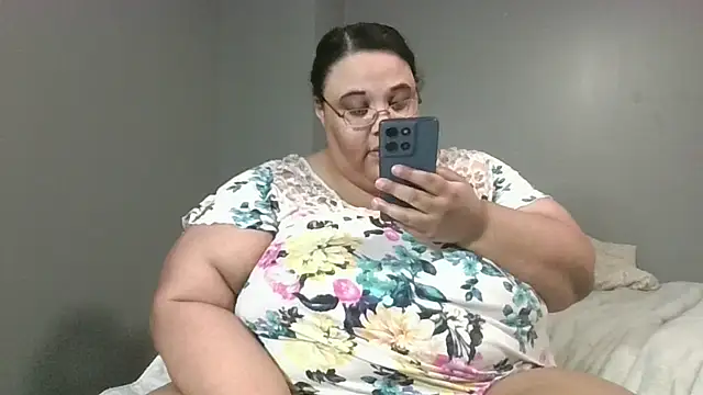 Snapshot of SexyBBW10790 chatting on 04/27/26, 02:20 SexyBBW10790 online show from 04/27/26, 02:20