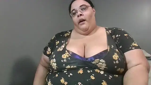 Snapshot of SexyBBW10790 chatting on 04/29/26, 02:04 SexyBBW10790 online show from 04/29/26, 02:04
