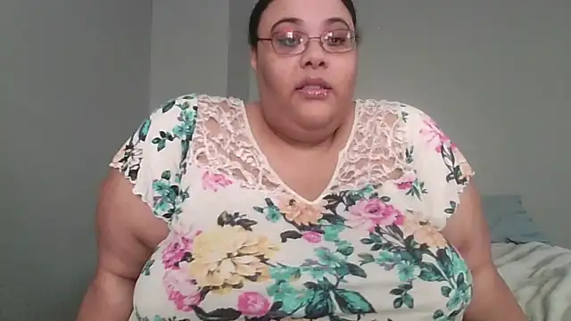 Snapshot of SexyBBW10790 chatting on 05/03/26, 02:12 SexyBBW10790 online show from 05/03/26, 02:12