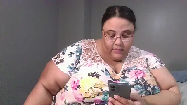 Snapshot of SexyBBW10790 chatting on 05/04/26, 02:18 SexyBBW10790 online show from 05/04/26, 02:18